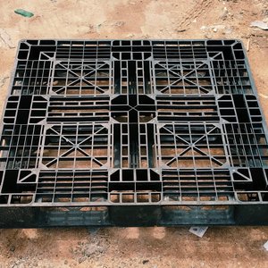 Black Plastic Pallet