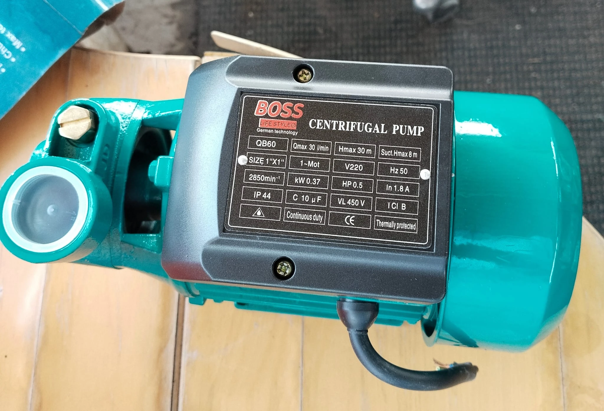 Boss Life Style centrifugal pump - View 1
